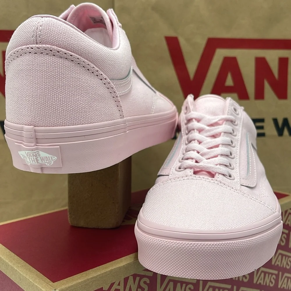 Vans WMNS Pink Sneakers Classic Design Old Skool
Pastel Mono Pink
VN000CT8PNK - Picture 4 of 16